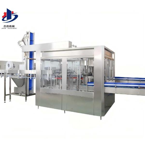 Veden huuhtelussa, täytössä ja sinetöinnissä käytettävän koneen joustavuus eri tuotteisiin.