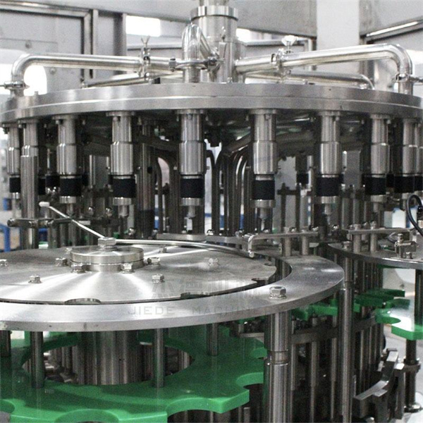 Nossa confiável máquina de enchimento de garrafas de 1 litro mantém precisão e exatidão