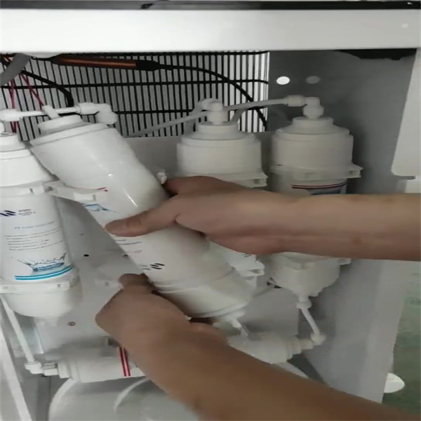 Hãy Nói Goodbye Với Nước Đựng Chai Và Xin Chào Máy Lọc Nước Nóng Và Lạnh Cho Nhà Hoặc Văn Phòng Của Bạn