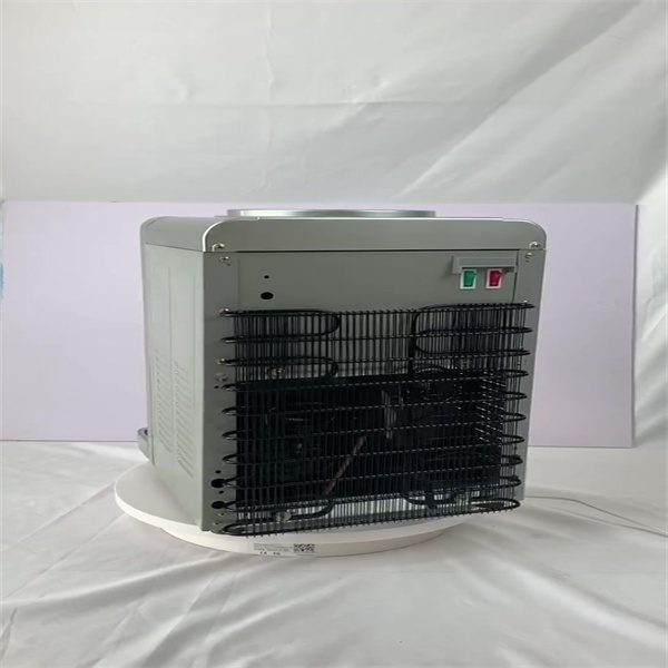 עיצוב קומפקטי עם טכנולוגיית קירור חזקה