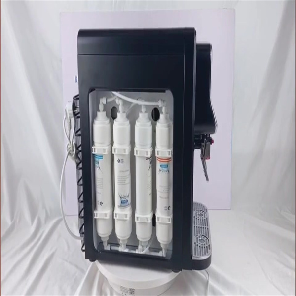 เครื่องจ่ายน้ำบนเคาน์เตอร์