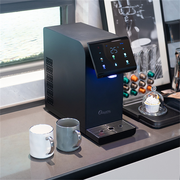 Стол үстү суу диспенсери менен таза, фильтрленген сууга тез киргизүү