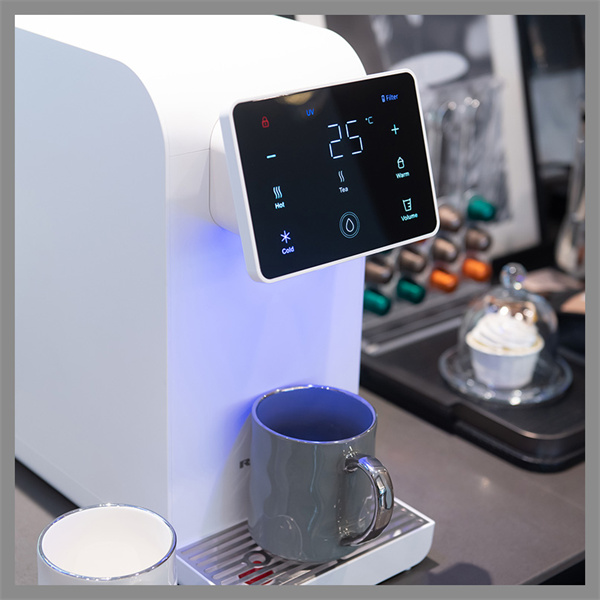 Биздин бийик класска тийиштүү UF суу тазалоочуларыбыз менен кирлеткичтерге кош айтыңыз