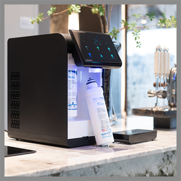 Тоскоюлсуз сатып алуу тажрыйбасы үчүн алып жүрүү бошоно жана ишенчтүү клиенттик кызмат көрсөтүү