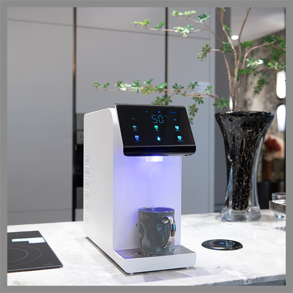 Прогрессивдүү фильтрлөө технологиясы менен таза гидратацияны таттырыңыз