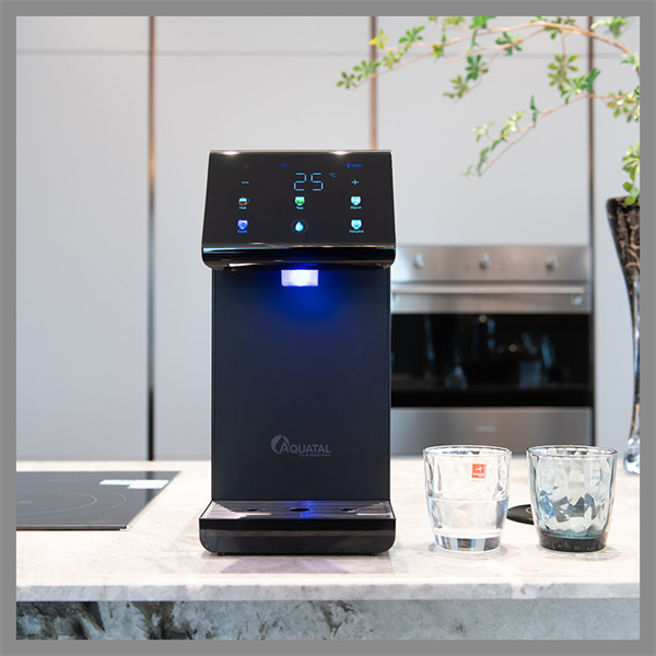 Ысык жана суу болгон суу тазалагыч менен чөлдүнүңүздү басыңыз