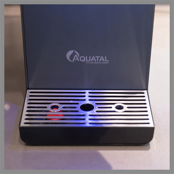 Кран суусун электр бүтүрүүчү менен кристалл таза кылыңыз