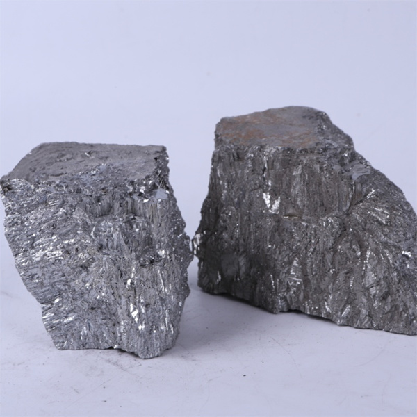 Rostoucí poptávka po kovovém teluru v elektronickém průmyslu.