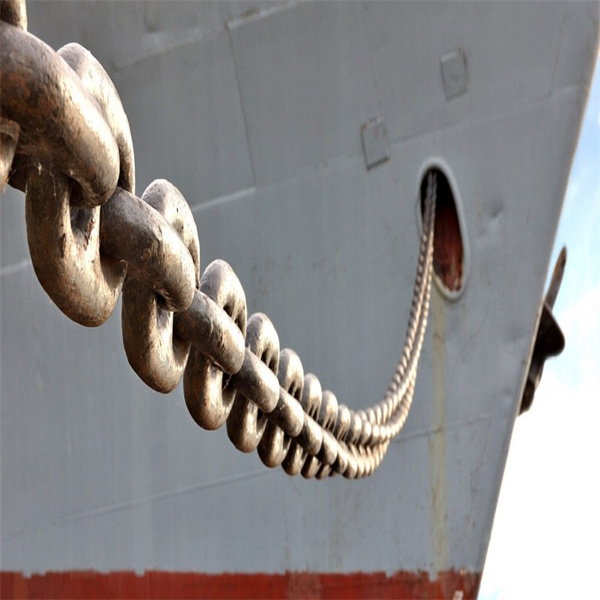 L'histoire et l'évolution des ancres et chaînes de navire