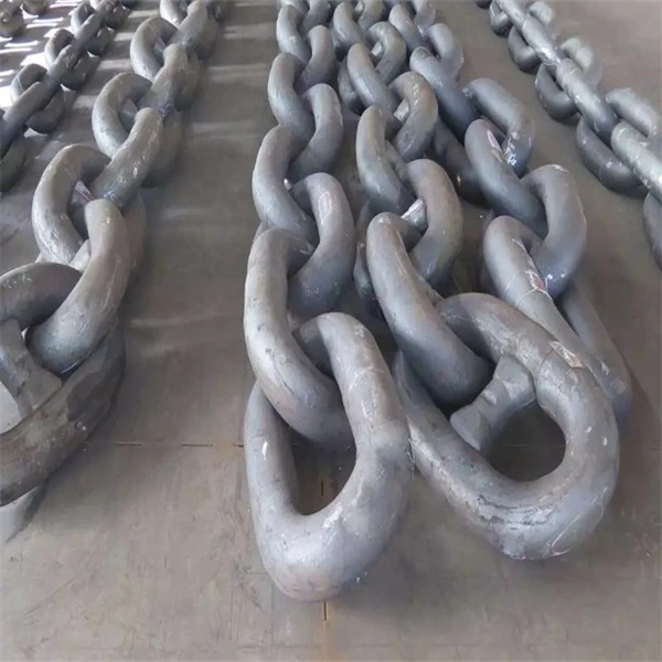 Consigli per scegliere le dimensioni e il materiale giusti per la vasca di ancoraggio della tua catena per l'acqua piovana