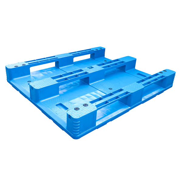 Get Your Hands on the 4-Way Plastic Pallet.