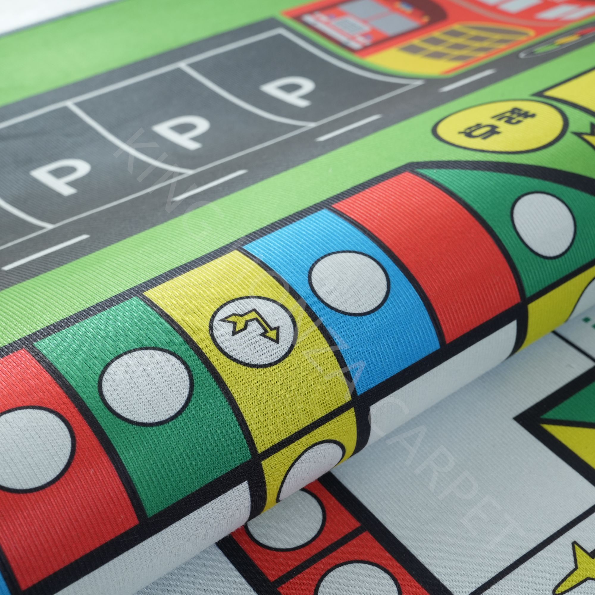 Чыгыштардан ээ болгон жана жарыктардан кыйын турат