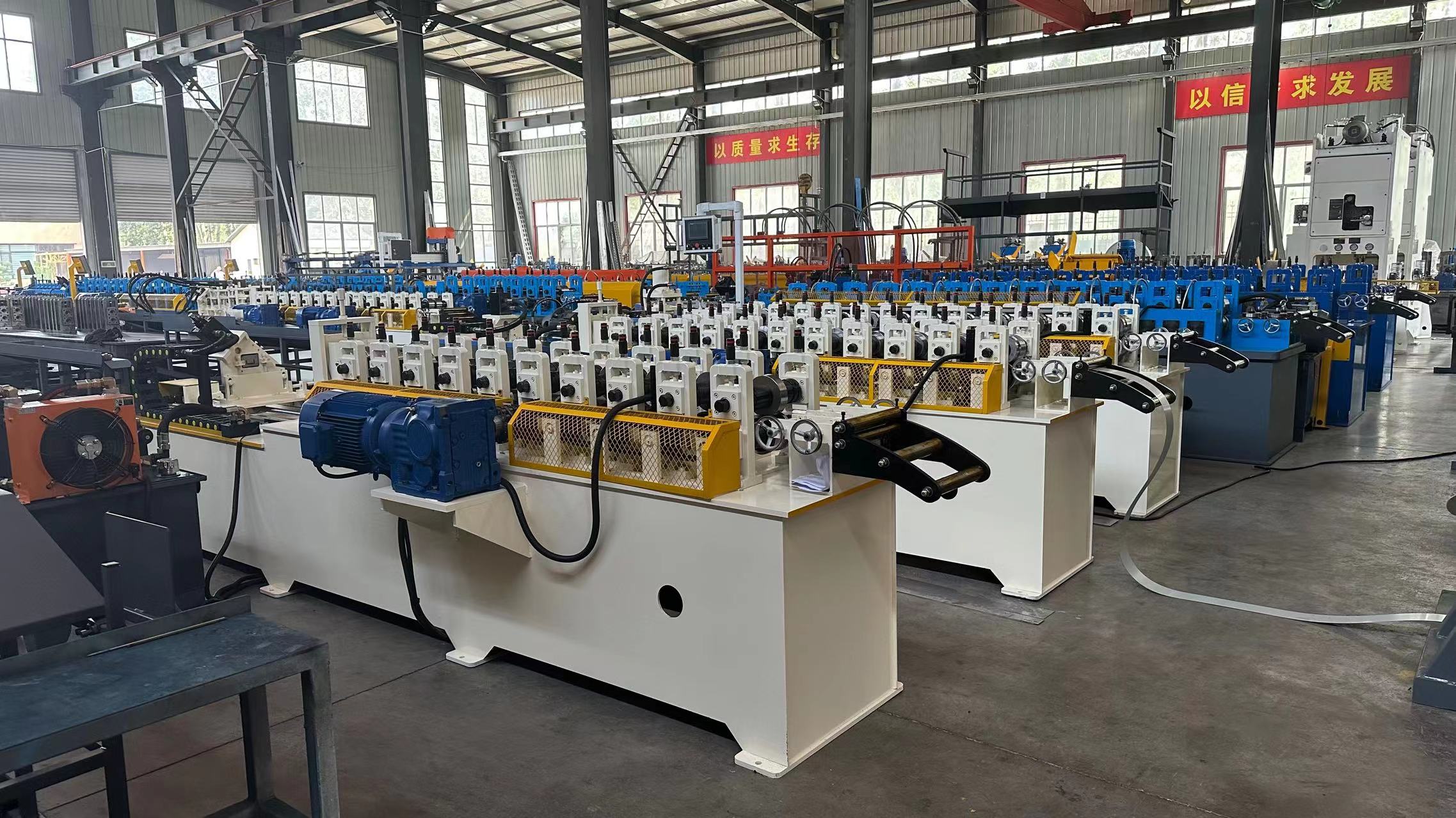 Downpipe downspout  roll forming machine with PPGI, GI lead rain work with  rain gutter  roll forming machine factory