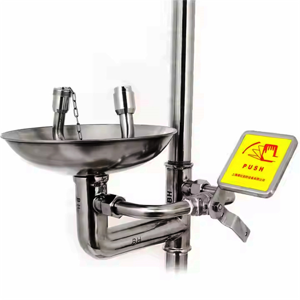 Wie man auf chemische Augen- und Hautexposition mit Notaugenwasch- und Duscheinrichtungen reagiert