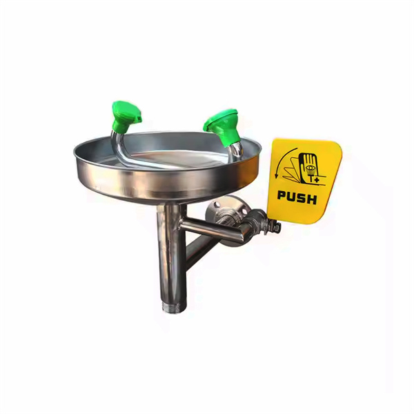 Hvad er reglerne for nødudskylingsdusjer til øjnene på arbejdspladsen?