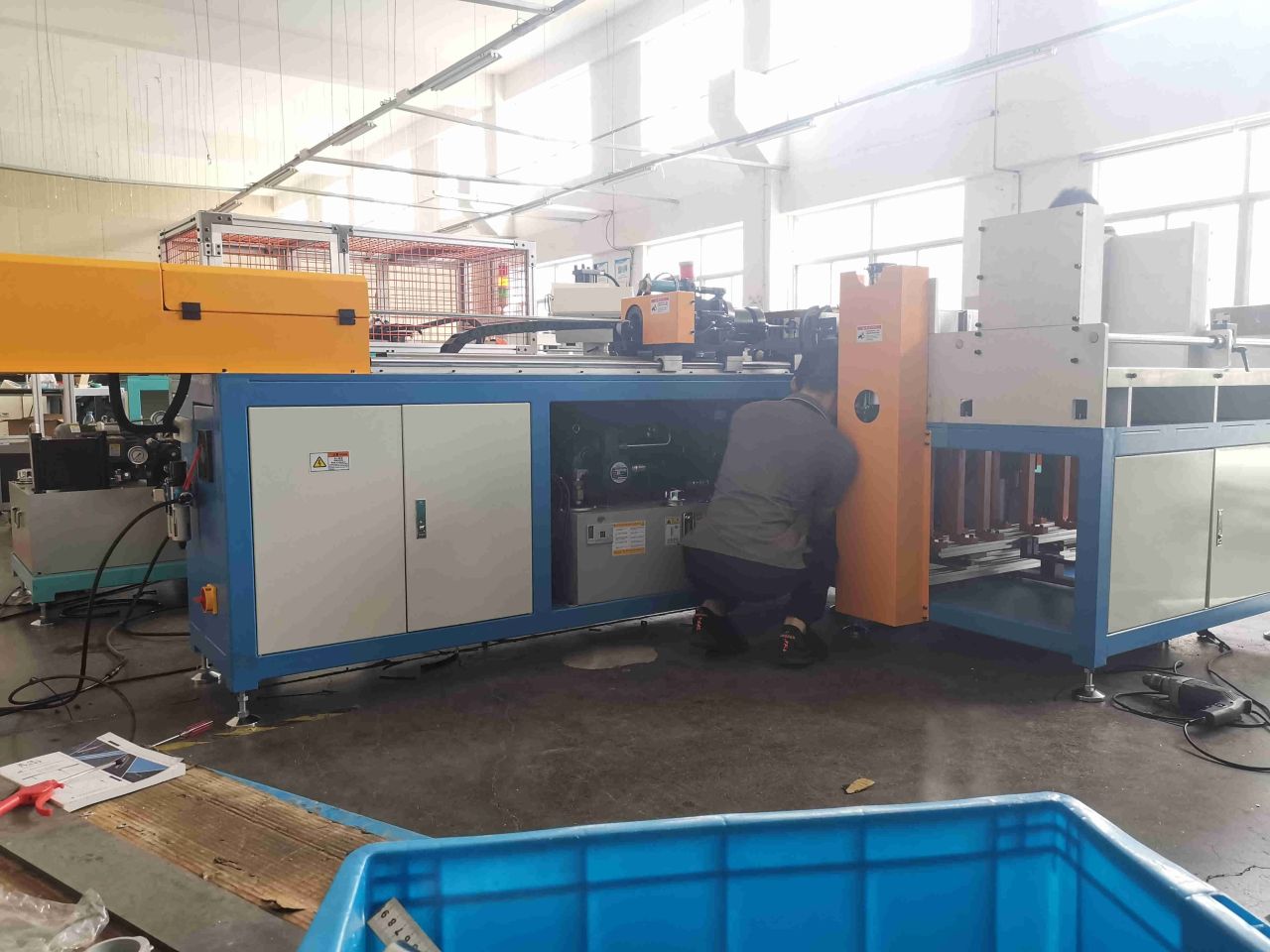 مستقبل الثقب - آلي، دقيق وكفؤ.