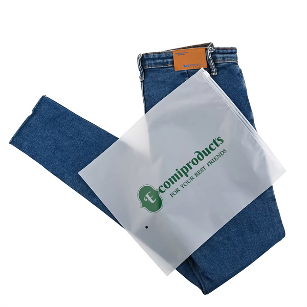 اطمینان حاصل کنید که لباس های شما تمیز و بدون زنگوله باقی بماند با کیف ذخیره سازی اختصاصی.