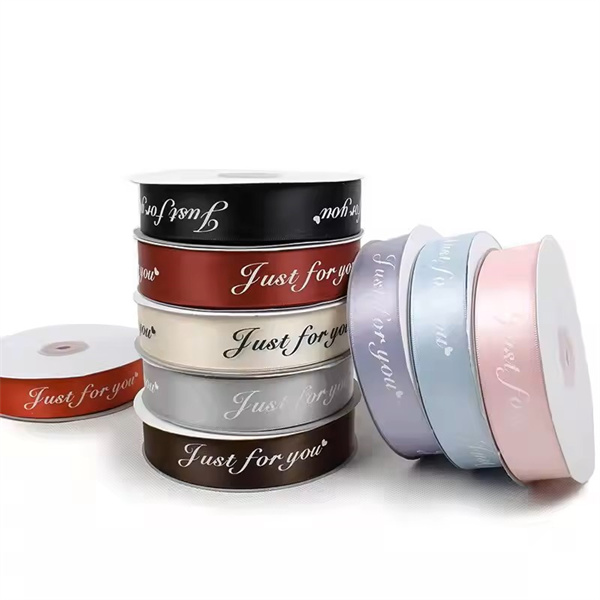 Scoprire i benefici e la varietà di tessuti e larghezze dei nastri