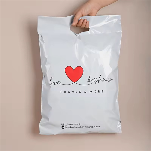 بسته بندی دوست دار محیط زیست با دسته کیف پلی