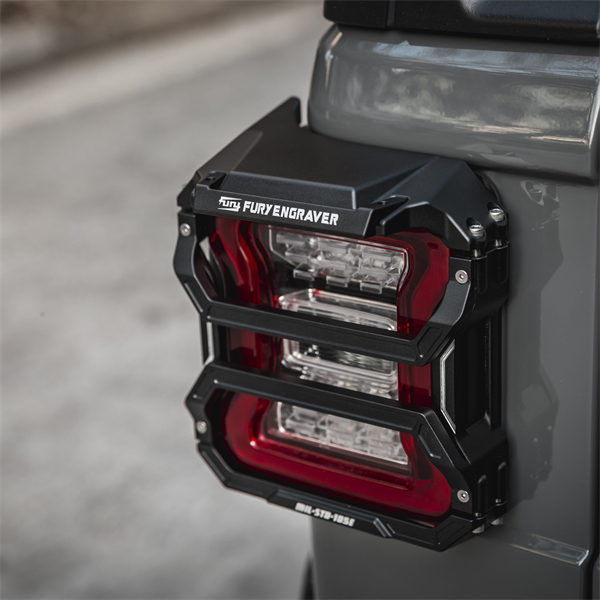 Aggiungi un Tocco di Stile e Protezione al Tuo Jeep con i Coperchi per Fanali Posteriori