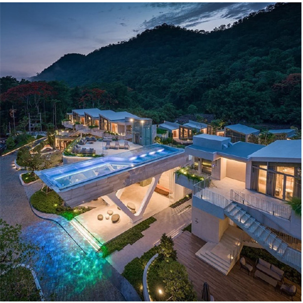 استمتع بمتانة وجمال ألواح الأكريليك لمسبحك