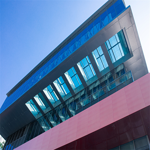 Experten-Tipps für eine nahtlose Installation von Acryl-Poolplatten