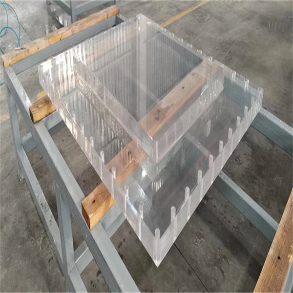 Areneu les vores fins que siguin suaus i rodones.