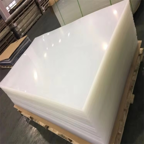 Conseils pour trouver les meilleures offres sur les plaques acryliques