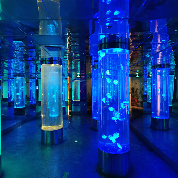 Kelebihan Memilih Akuarium Bundar