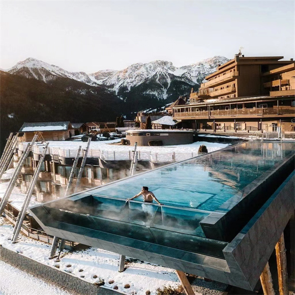 Genießen Sie ultimativen Luxus mit einem transparenten Acrylpool