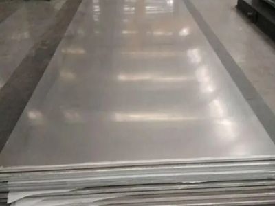 How to choose between carbon steel and stainless steel?