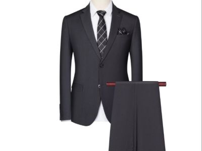 What to Expect When Getting a Custom-Made Suit