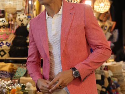 What manufacture makes good men's suits