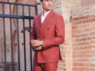 Bespoke vs. Made-to-Measure: Which Custom Suit is Right for You?