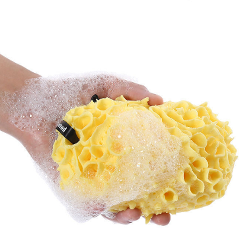 Les gants de bain exfoliants sont là pour aider