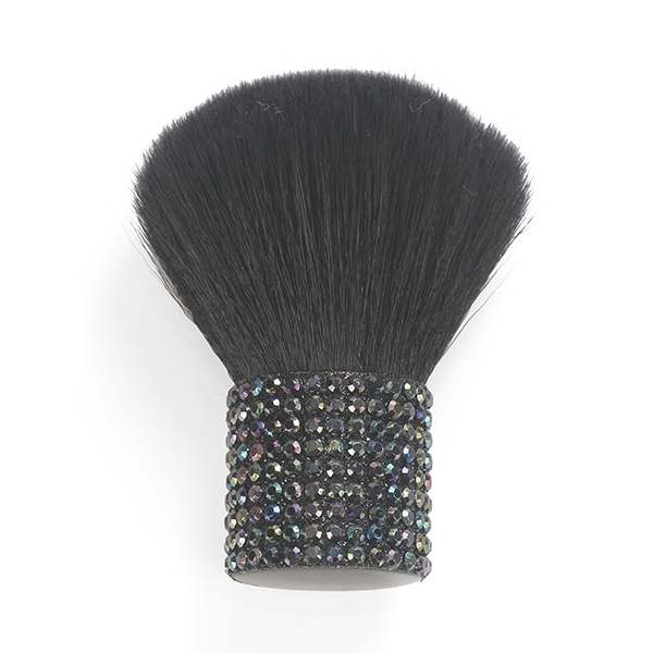 メイク好きにとって必須のオーバルブラシ