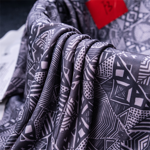 Forsóknir polyester mjóhvels fyrir ytri þéttir.