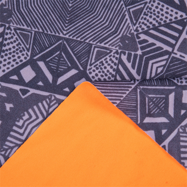 Ein-of-a-kind eiginleikar polyester mjóhvelisins.