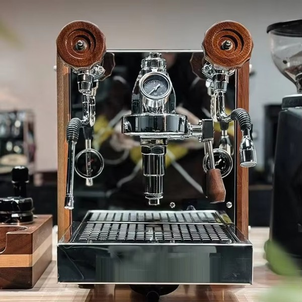 Simplifica tu experiencia de preparación de café con una cafetera semiautomática.