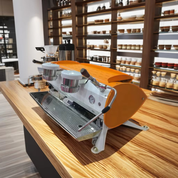 Aumenta la Produttività in Cucina con una Macchina del Caffè Commerciale