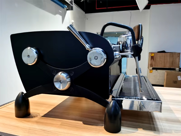 Elevate your coffee game with these top-rated commercial espresso machines for small spaces