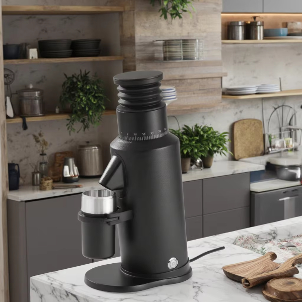 Obtenez le grind parfait pour votre tasse de café rapide avec un petit moulin à café