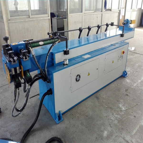 Porady i wskazówki dotyczące bezpiecznych i wydajnych metod cięcia rur.