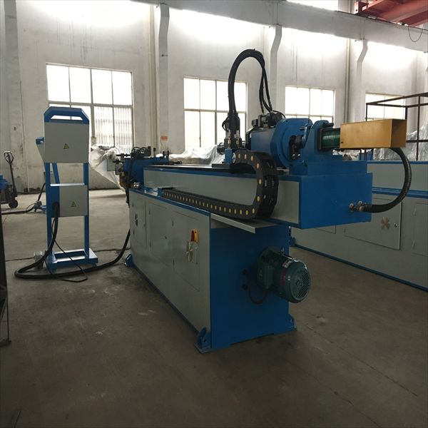 El doblegat de tubs a nivell d'expert al teu abast amb un doblegador de tubs de 28mm