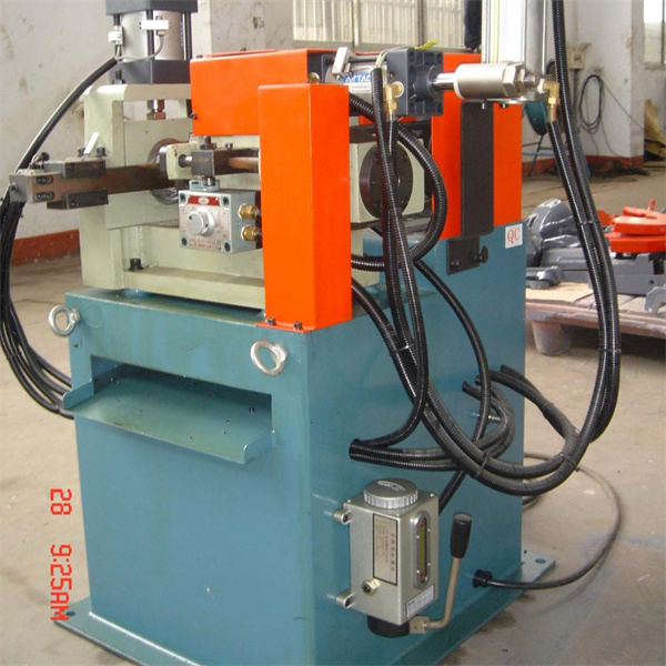 Mashinat headrestraint dhe të tjera veçori inovative