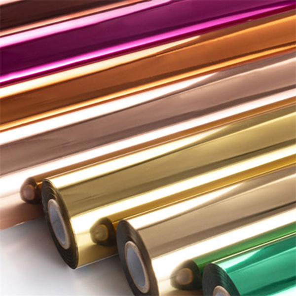 Gebruik van warme folie om bijna alles te decoreren.