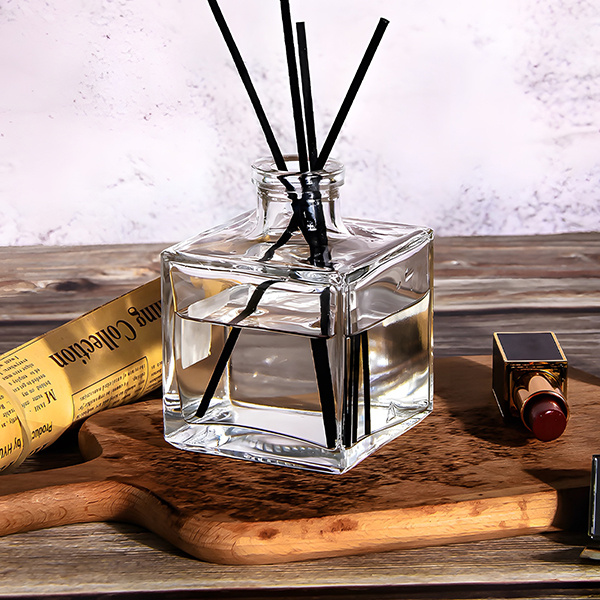 How to Make Your Own Natural Fragrances at Home