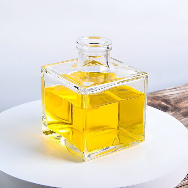 Incorporating Diffuser Bottles and Reeds into Your Home Decor