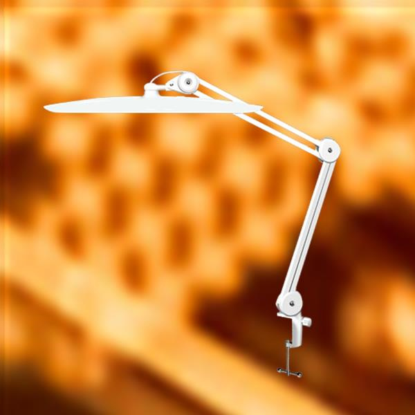 Transformácia vášho salonu s osvetlením na nehtovom stole