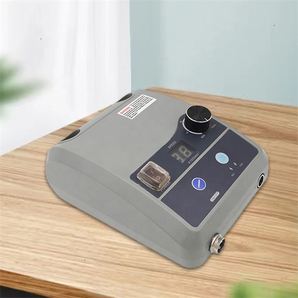 Nepostradatelné nehtové vybavení pro domácí salóny a DIY manikúry